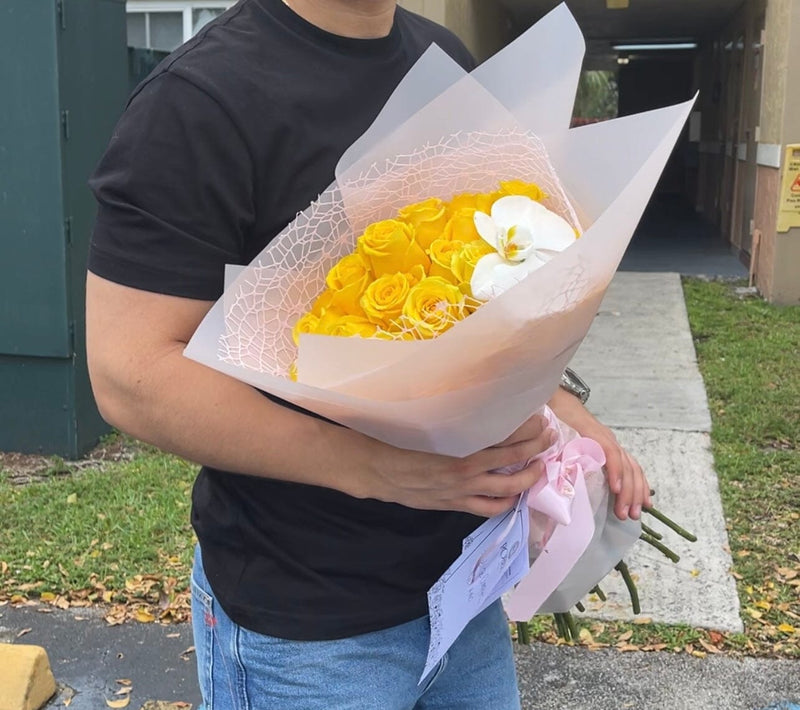 Yellow Roses Hand Bouquet Fresh Flowers Robbin Legacy 