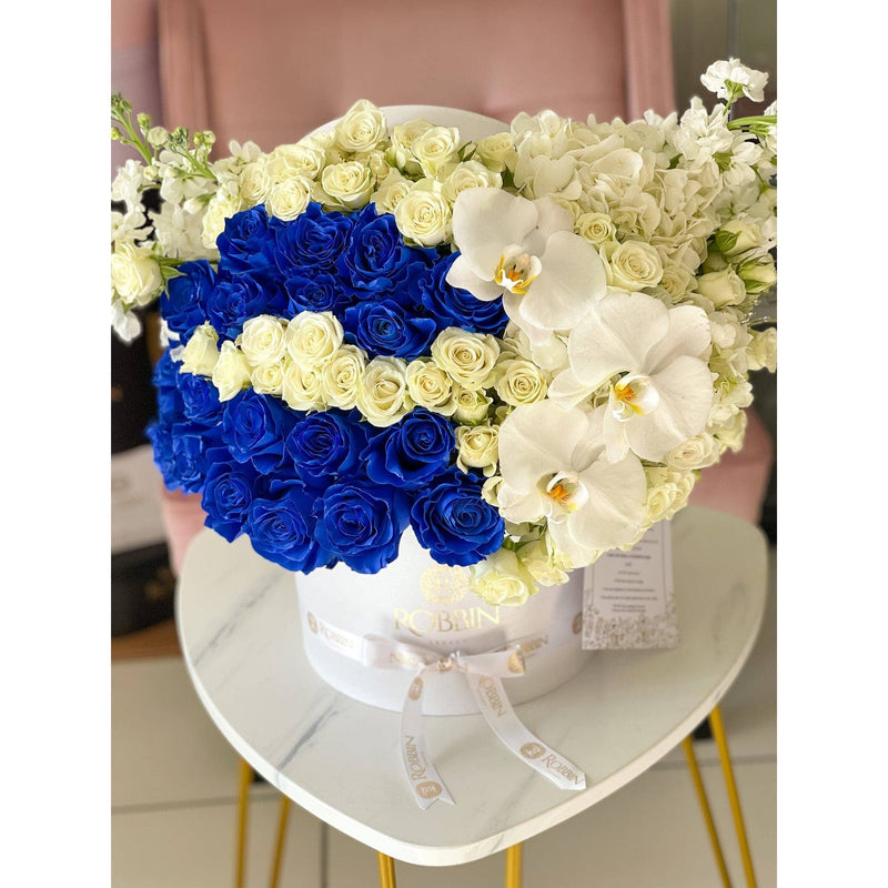 Hat Box Blue and White Fresh Roses Flowers With Orchids Miami Florida. Fresh Flowers Robbin Legacy 