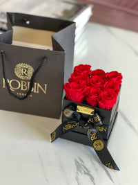 Mini Box Preserved Roses Miami Florida.. Preserved Roses Robbin Legacy 