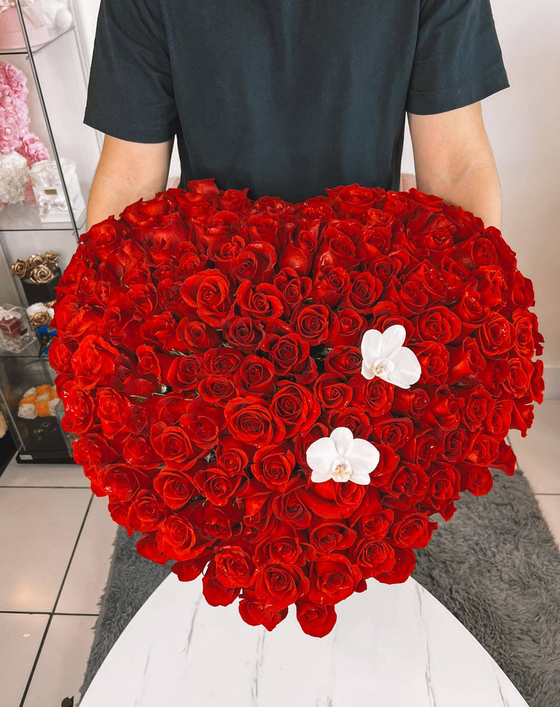 Big Heart Box Fresh Roses Flowers and orchis Miami Florida.. Fresh Flowers Robbin Legacy 