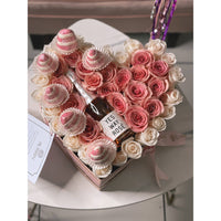 Heart Box Fresh Roses and Chocolate Covered Strawberries bubble Miami Florida. Chocolate Covered Strawberries Robbin Legacy 