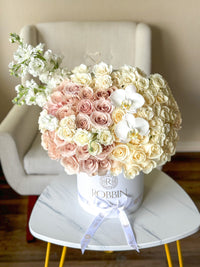 White and Nude mix flowers Fresh flowers Robbin Legacy 