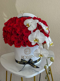 Hat Box 50 Fresh Roses Flowers and orchids Miami Florida.. Fresh Flowers Robbin Legacy White Red 