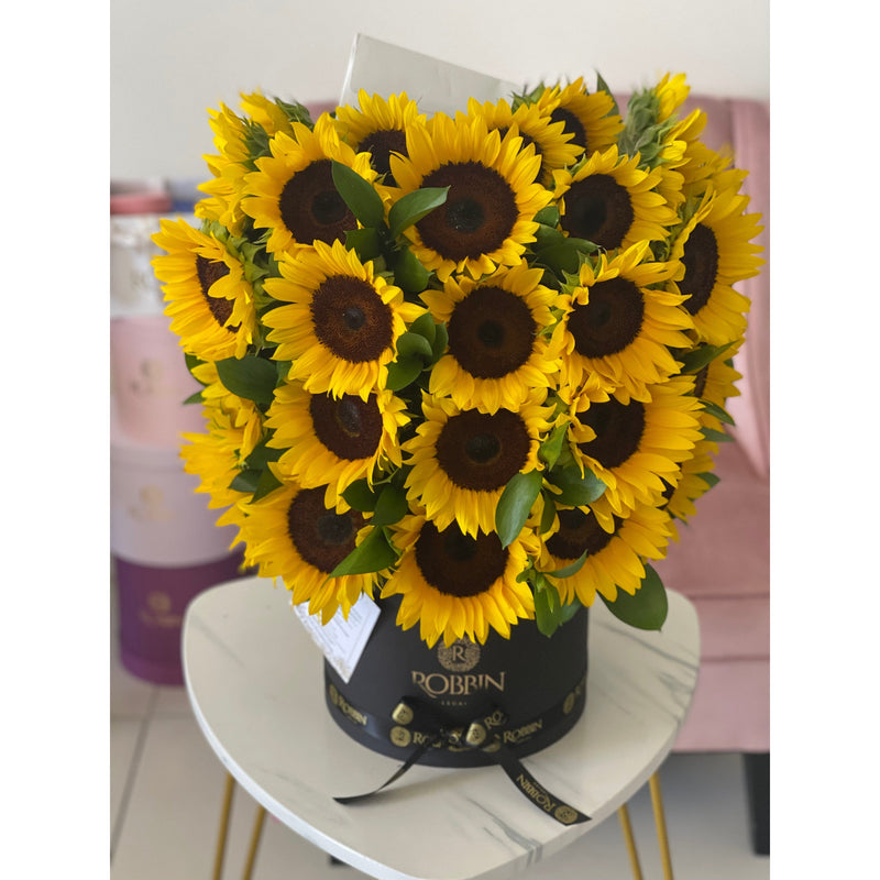 XL SunFlowers Hat Box Miami Florida. Fresh Flowers Robbin Legacy 